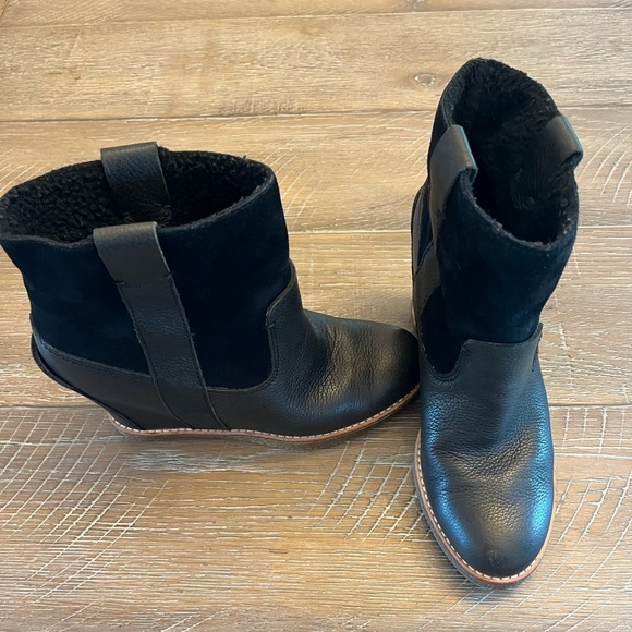 DOLCE VITA PAVLOS LEATHER WEDGE BOOTIES - Size 7 - Picture 4 of 6